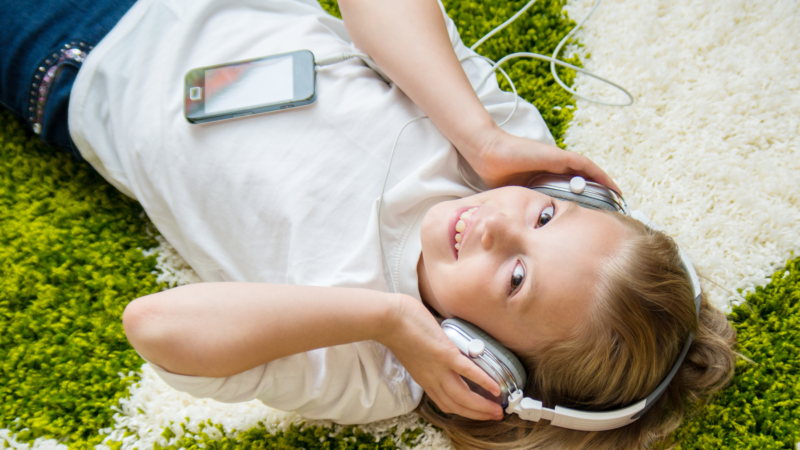 podcasts, podcasts for kids, podcasts for children, family time, road trip activities, best podcasts for kids